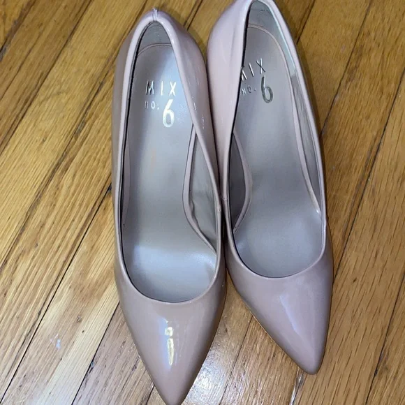 Mix No. 6 Cream /nude Heels Classic Pointed-Toe Pumps - Picture 6 of 16